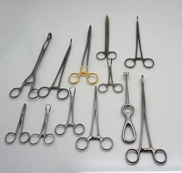 Konvolut 12 chirurgische Instrumente OP Besteck ZangenEdelmetall TOP Zustand