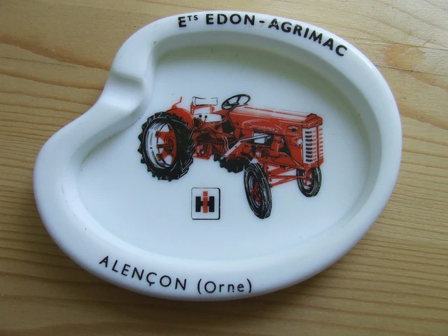 Ancien Cendrier Tracteur International Harvester