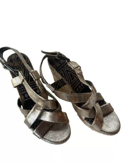 Jessica Simpson Jaime Wedge Sandals Gold Metallic Open Toe Strappy Sz 7.5