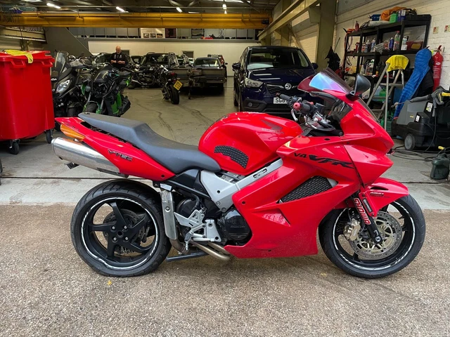 Honda VFR 800 FA-2 2002 BREAKING FOR PARTS