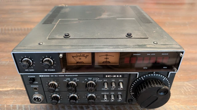 ICOM IC-211 - 2-Meter FM/SSB Ham Transceiver (needs work) w/ desk mic ...