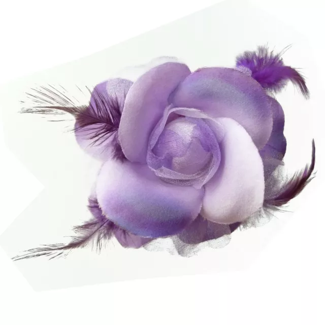 Broche pince cheveux bibi fleur plumes soirée pin up paillettes Camélia violet