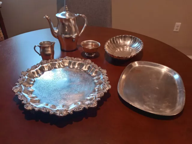 Vintage Wm Rogers Paul Revere Reproduction Silver Tea and Plate Set