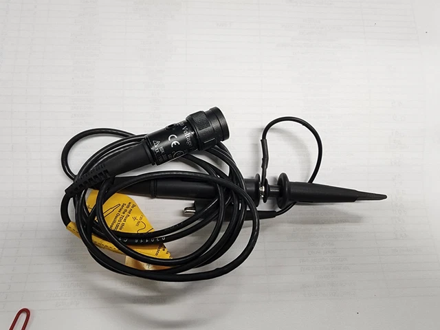 Tektronix P2220 Passive Voltage Probe