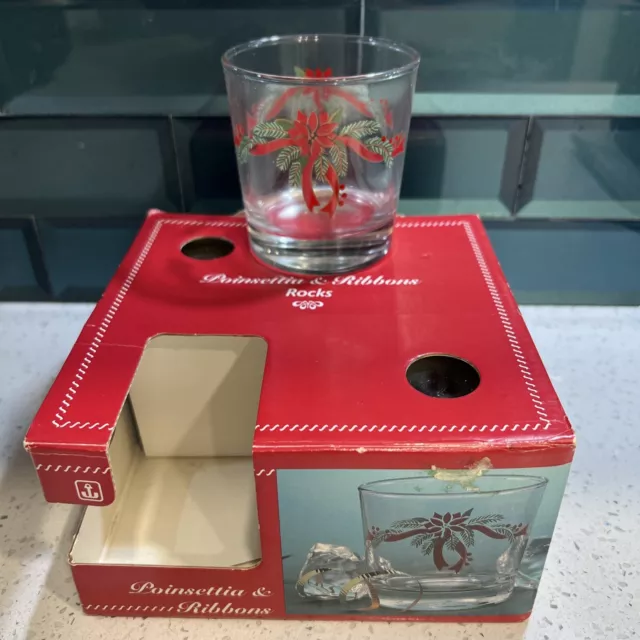 Anchor Hocking Poinsettia & Ribbons 4 Piece Glass Set 9oz Rocks Glasses Tumblers