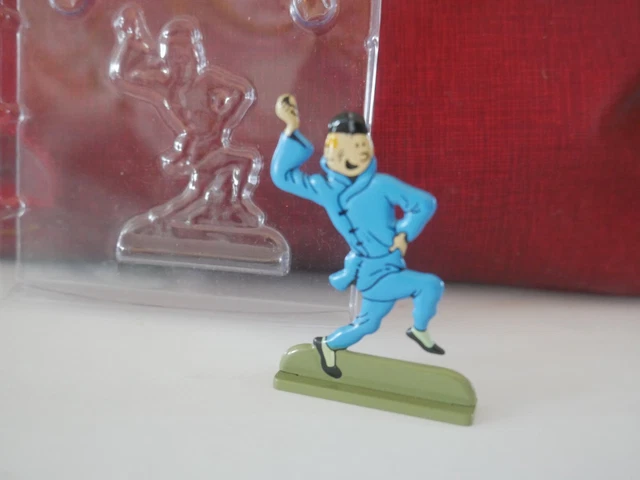 FIGURINE TINTIN N °1 Tintin En TRENCH Coat Hergé MOULINSART 2011 EUR 25