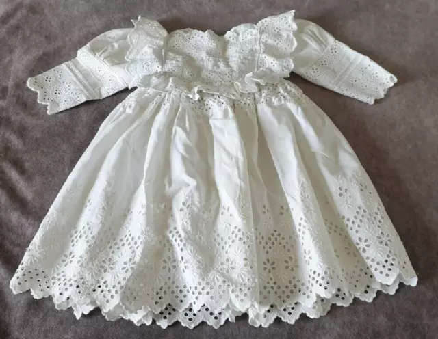 Tolle Puppenkleidung - Süßes Kleid Baumwolle mit Spitze Lochstickerei