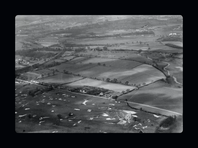 Sandy Lodge Lane Askew Road Moor Park England 1930s OLD PHOTO 2