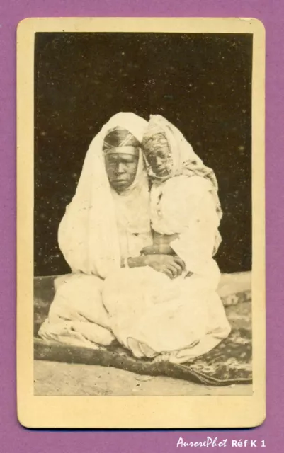 Cdv Femme Mauresque D'afrique Du Nord  Avec Une Fillette, Algérie, 1880-K1