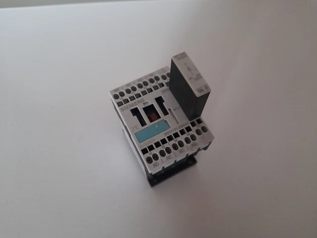 Siemens 31E Schütz 3RH1131-2BB40/3S+1Ö, tensione di controllo 24 V DC + diodo antidisturbi
