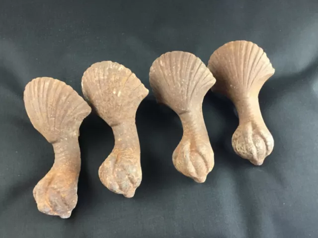 Lot de 4 pieds de baignoire anciens en fonte patte d'aigle