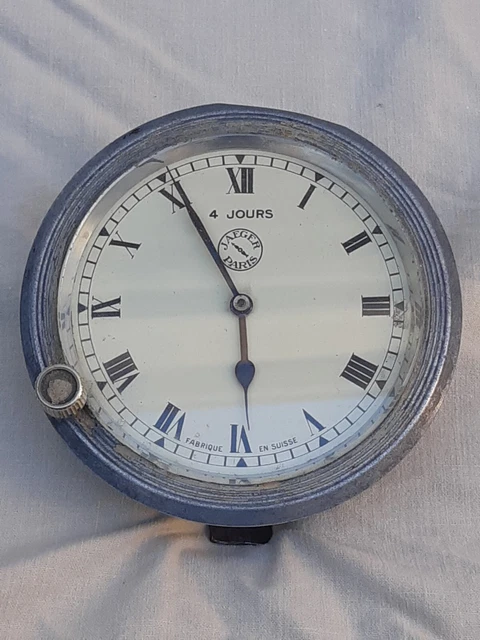 Horloge tableau de bord vieille voiture ancienne youngtimer