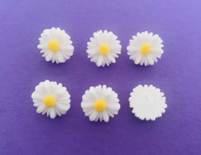 6 x Lovely White Daisy Shank Buttons 16mm Novelty Art Craft Knit Crochet Sewing