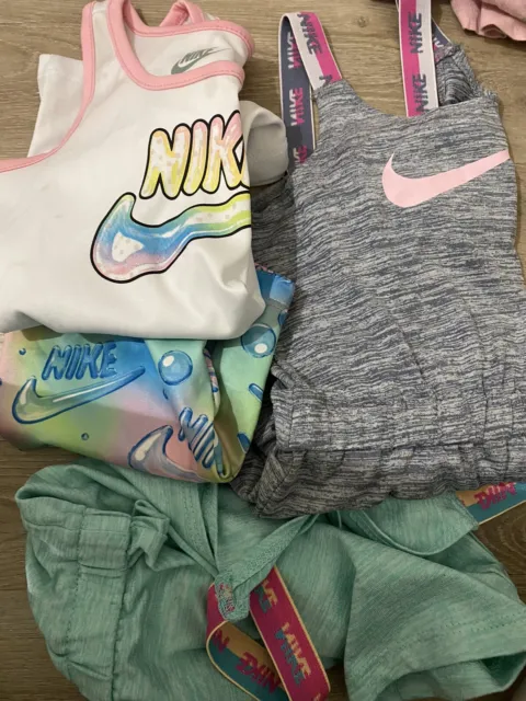 Pacchetto pantaloncini sportivi Nike per ragazze età 24 mesi