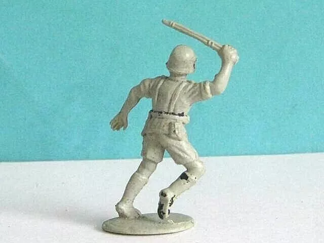 1 x CHARBENS TOYS 1960's. WWII GERMAN AFRIKA KORPS 1/32 SCALE PLASTIC SOLDIER 2