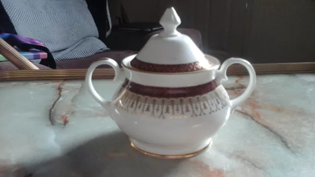 Vintage Royal Grafton Fine English Bone China Majestic Pattern Lidded Sugar Bowl