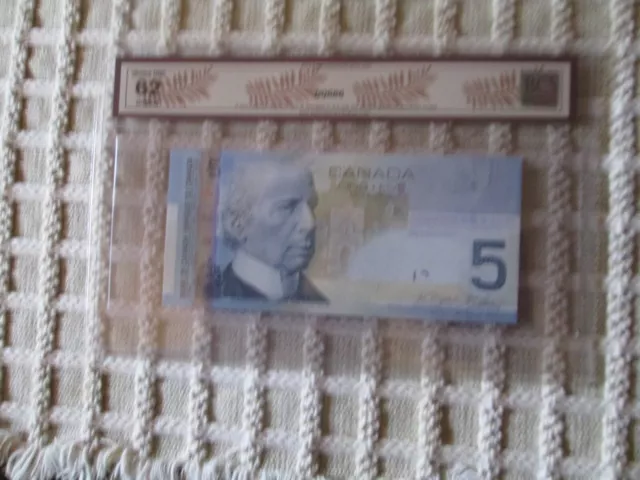 2006 Canadian Graded Sequential Five Dollar Banknotes (3) 