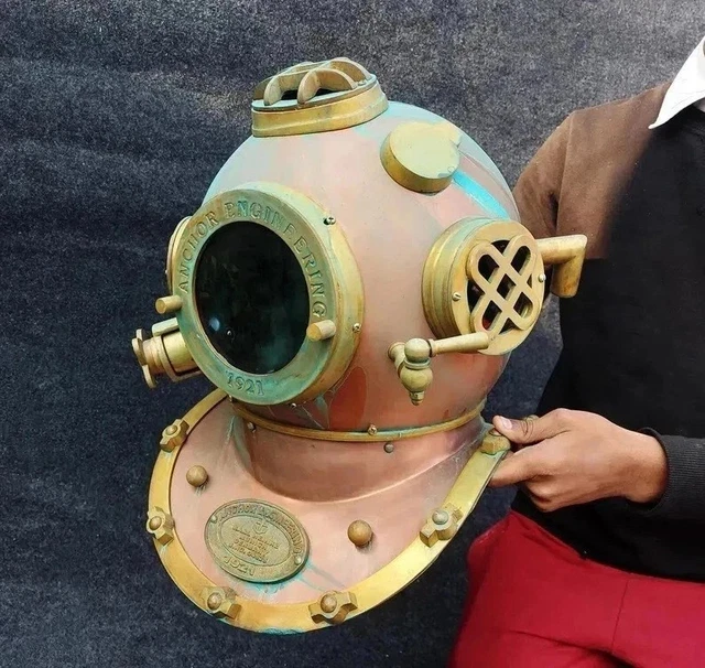 Casque de plongée marine antique Mark V, finition laiton