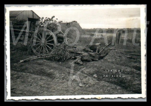 FOTO WK2 NACHL. Th.Lampel, I.R.171, Skibin, Kriegsspuren am Geschütz ...