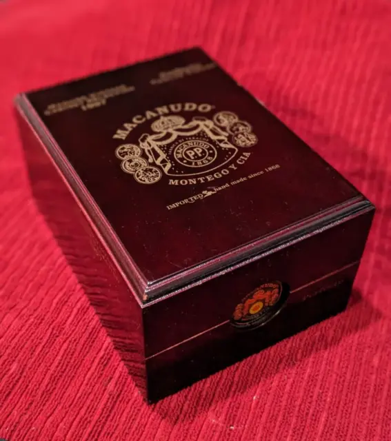 Macanudo Perfecto 1997 Maduro Vintage Empty Wood Cigar Box 7.5" x 5.5" x 3.75"