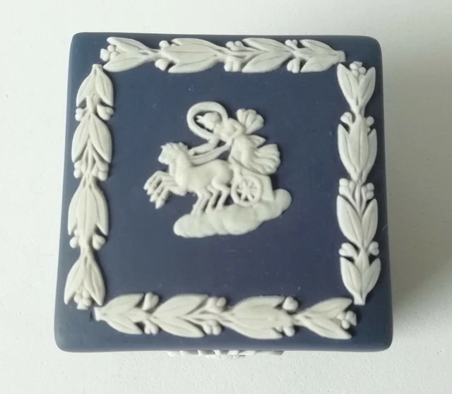 Wedgwood Portland Bleu - Miniature Boîte à Bijoux