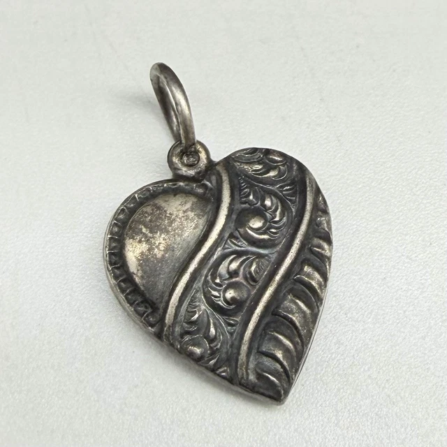 VINTAGE 1940S STERLING Silver Puffy Heart Ornate Repousse