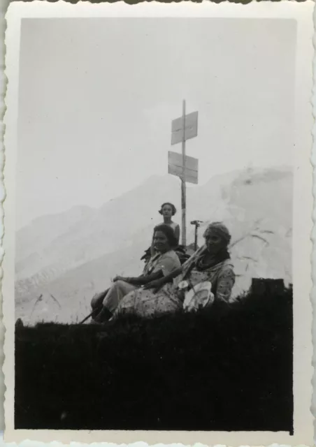 Photo Ancienne - Vintage Snapshot - Montagne Panneau Excursion - Mountain Sign
