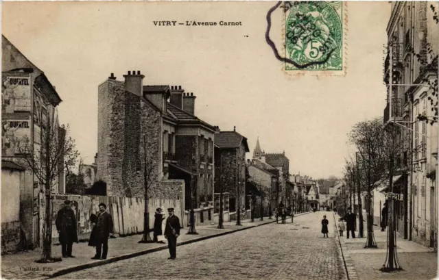 CPA AK VITRY L'Avenue Carnot (672107)