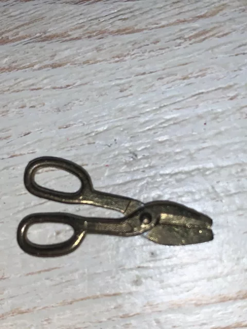 Vintage Scissors European Style Sewing Scissors with Thimble Metal Floss  Bobbin