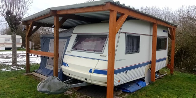 Wohnwagen WILK Stern 450 Primavera mit Einzelbetten