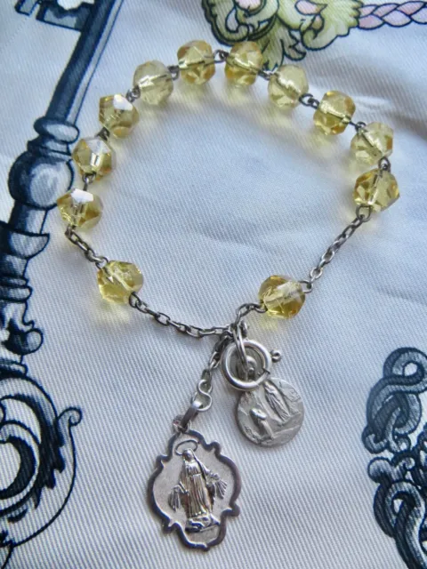 Bracelet double fil kaki avec croix plaqué or - Bijoux religieux