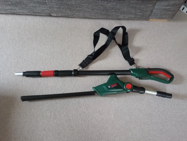 BOSCH UNIVERSALHEDGEPOLE 18V Cordless Telescopic Pole Hedge Trimmer 430mm 104.99 PicClick UK
