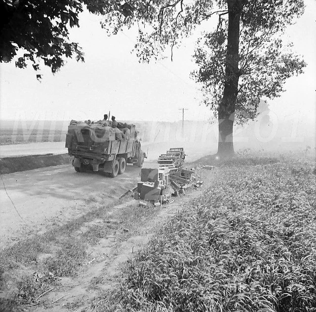 PHOTO NEGATIVE WW2, Pi.Pz.Btl.51, truck colon on the rise, 1942 5026