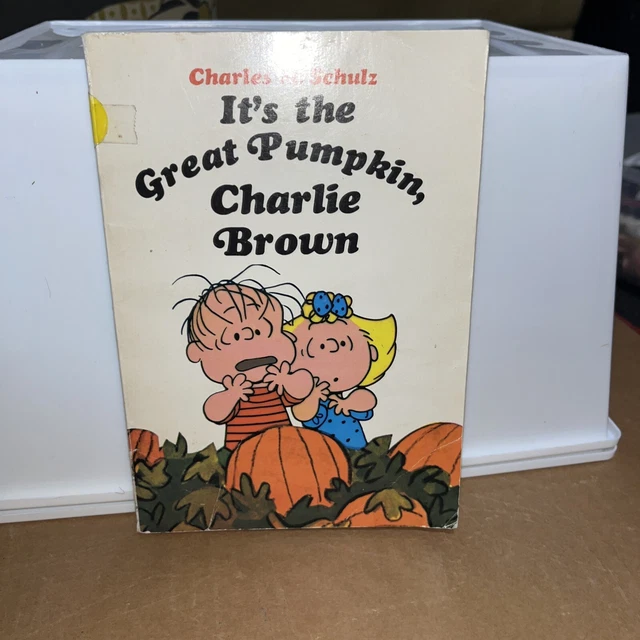 It's The Great Pumpkin Charlie Brown Book
 IT S THE GREAT Pumpkin Charlie Brown Schulz Paperback Book 1967 Peanuts