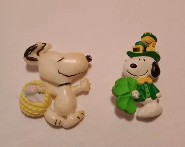 Vintage Snoopy Peanuts Pins