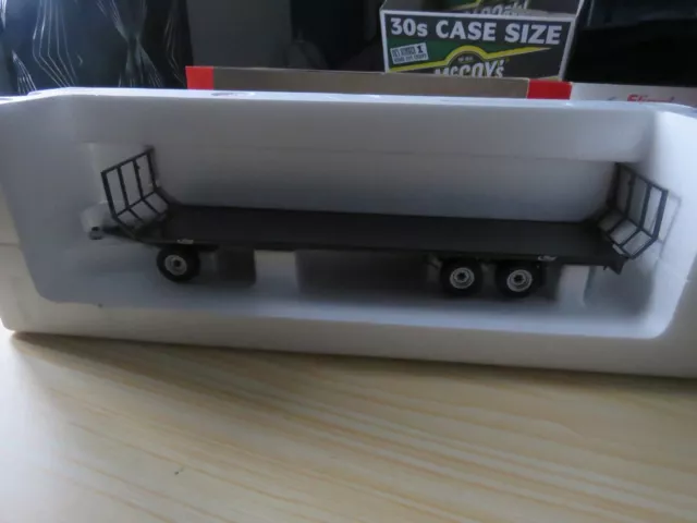 Universal Hobbies 1:32 Fliegl Platform Trailer DPW 180