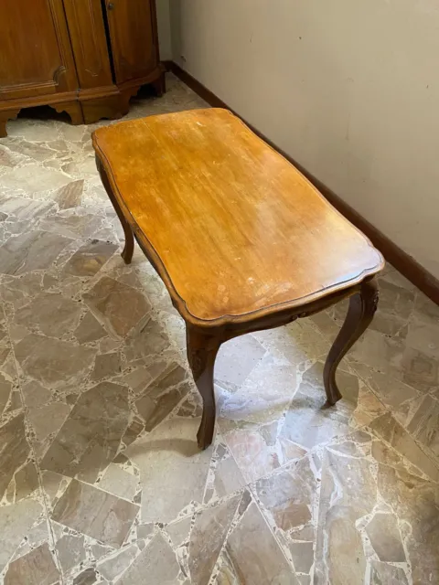 tavolinetto antico in legno lavorato da solotto