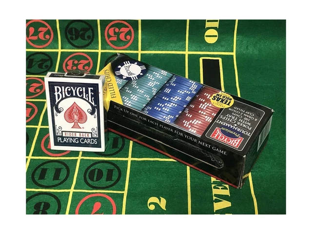 Bicycle Clay Poker Chip Set: 100 Count