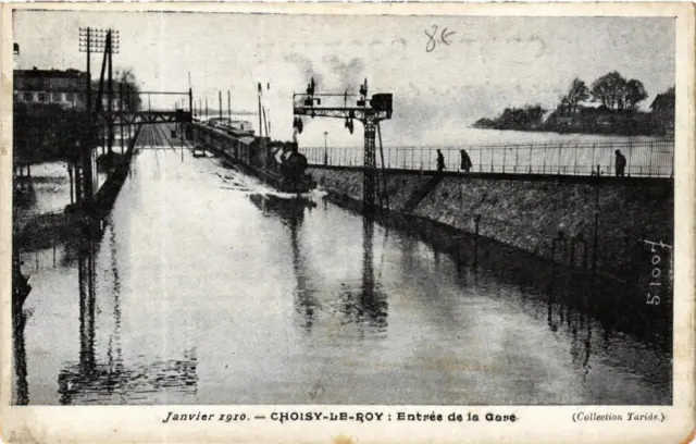 CPA AK CHOISY-le-ROI Entrée de la Gare Inondations 1910 (569837)