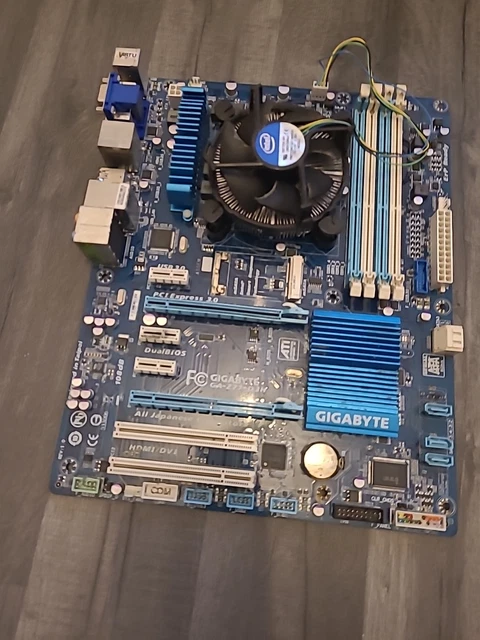 Carte mère Gigabyte GA Z77M D3H TH GA Z77MX D3H TH