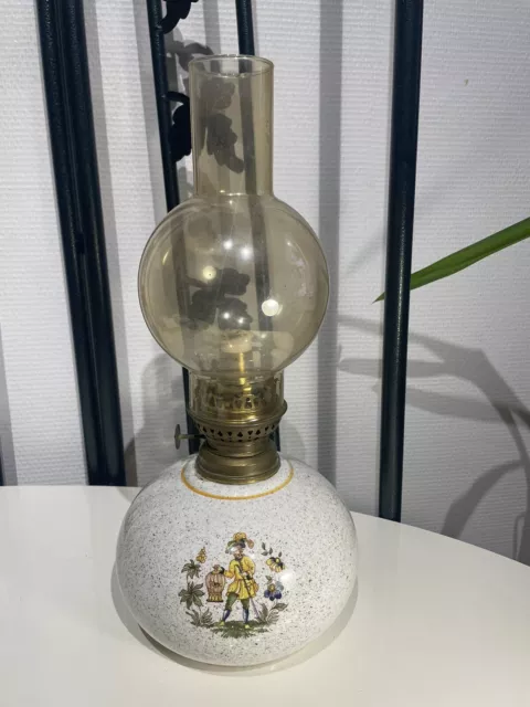 Magnifique Grande Et Grosse Lampe Pétrole En Céramique Décor Style Moustier.