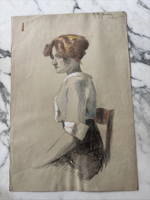 Portrait femme assise fond photographe ancien négatif photo verre an. 1940 Portrait femme assise fond photographe ancien négatif photo verre an. 1940