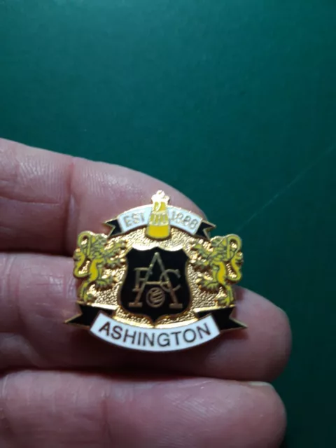 Non League Pin Badge  Ashington (Old Crest) Enamel Pin Badge