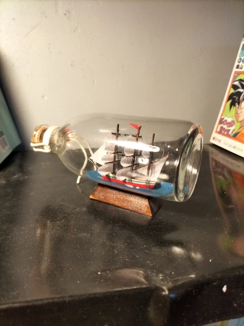 MAQUETTE BOUTEILLES ET BATEAUX Jean Randier