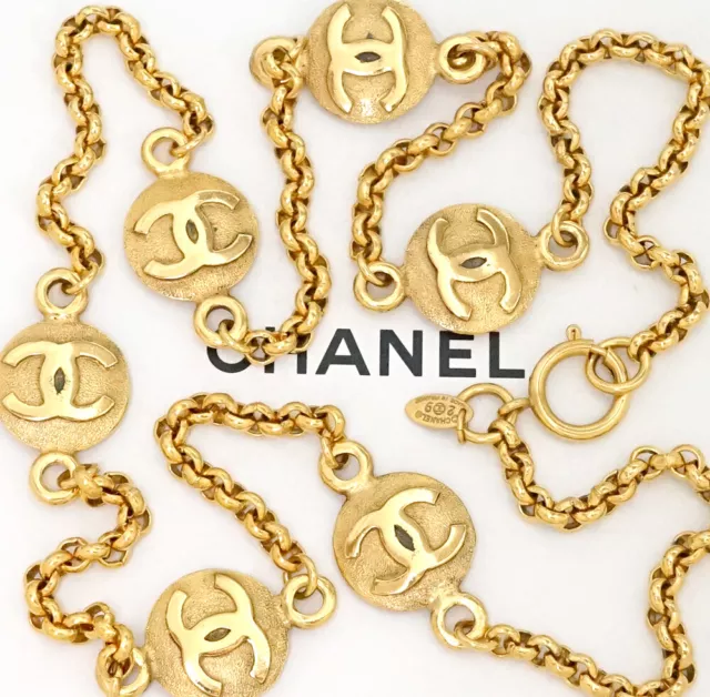 CHANEL Paris CC Logos Round Coin Charm Bracelet 7 Gold Tone Auth w/Box  h1096