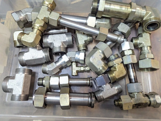 Raccord Hydraulique Parker Style 13943-6-4, Sertissage 1/4 Po X 3/8 Po FJIC 90°, Pour Tuyau - Neuf