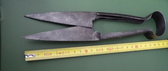 Hache / Tête De Hache Vintage En Fer Forgé à La Main - Outil Ancien Rustique - Réf E24