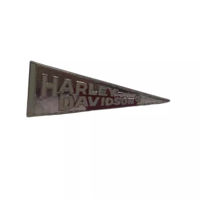 Harley Davidson 2004 Pin Badge Pennant Shape Red Enamel DISTRESSED SEE Biker Hat Harley Davidson 2004 Pin Badge Pennant Shape Red Enamel DISTRESSED SEE Biker Hat