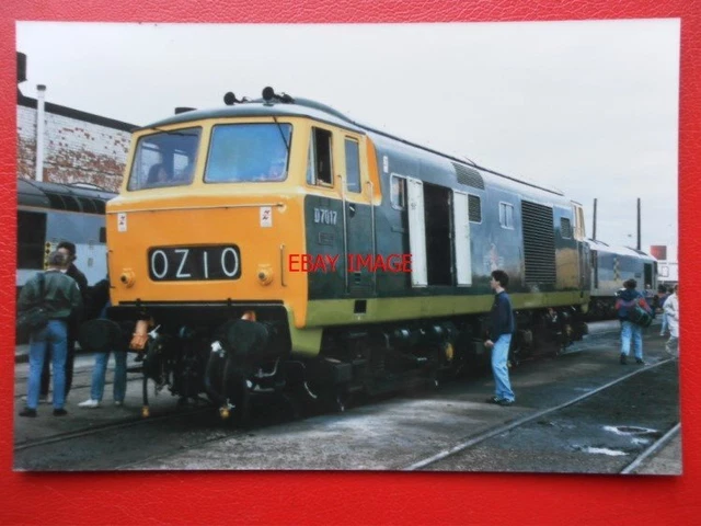 PHOTO BR Diesel Class 35 Hymek Loco No D7017 View 2 £1.80 - PicClick UK