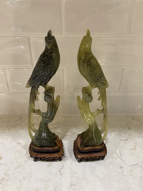 VTG CHINESE JADE APPLE GREEN BIRD STATUE, HAND CARVED FIGURINE with stand.